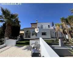 villa en Venta en Vinuela. FQFR-T5622