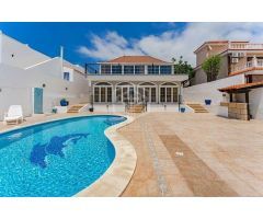 villa en Venta en Adeje. UEBZ-T1389