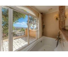 villa en Venta en Adeje. UEBZ-T999