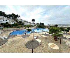 Bungalow en venta en Villotel, Moraira: 2 dormitorios y piscina comunitaria. SISK-T413