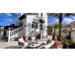 villa en Venta en Benijofar. ETRV-T3159