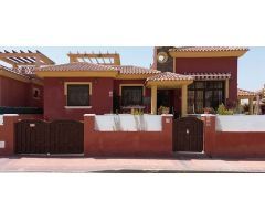 villa en Venta en Algorfa. ETRV-T3187