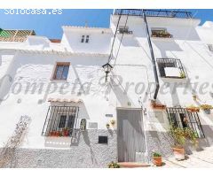 casa adosada en Venta en Cómpeta. RLJO-T6440