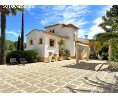 Villa-Chalet de Estilo Mediterraneo en venta en La Cometa, Moraira, Costa Blanca.. SISK-T414