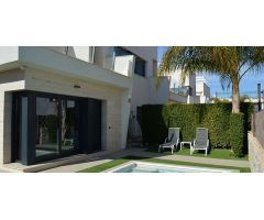 villa en Venta en Pilar De La Horadada. ETRV-T3237