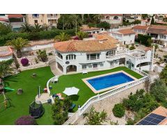 Encantador chalet mediterráneo con vistas al mar en Calpe. MPQJ-T3098