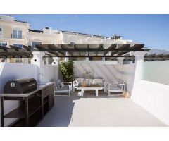 Elegante casa adosada en venta en Aloha, Marbella. BUNR-T50