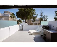 Elegante casa adosada en venta en Aloha, Marbella. BUNR-T50