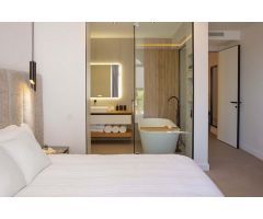 Elegante casa adosada en venta en Aloha, Marbella. BUNR-T50