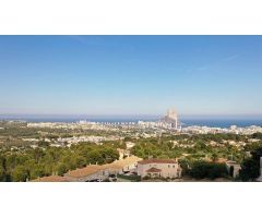 Gran parcela de 6000 m2 en Calpe (Costa blanca) con vistas al mar, situada a tan solo 2.5 km de Calp
