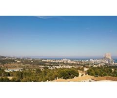 Gran parcela de 6000 m2 en Calpe (Costa blanca) con vistas al mar, situada a tan solo 2.5 km de Calp