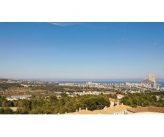 Gran parcela de 6000 m2 en Calpe (Costa blanca) con vistas al mar, situada a tan solo 2.5 km de Calp