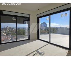 Villa en venta de estilo Ibicenco con vistas al mar, 4 dormitorios y piscina en Calpe, Ortenbach. SI