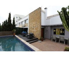 villa en Venta en Palmanova. UEBZ-T1258