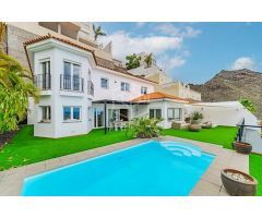 villa en Venta en Santa Cruz. UEBZ-T1400