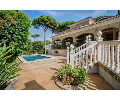 villa en Venta en Chiclana De La Frontera. XSBL-T258
