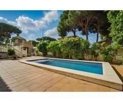 villa en Venta en Chiclana De La Frontera. XSBL-T258