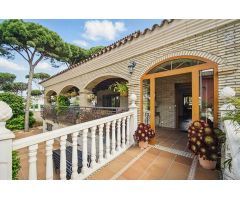 villa en Venta en Chiclana De La Frontera. XSBL-T258