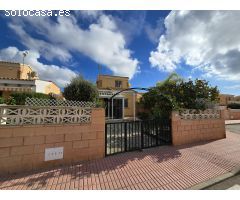 Casa independiente en venta Playa Flamenca