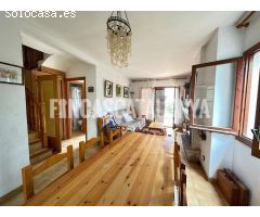 CASA ADOSADA ESQUINERA A LA VENTA EN CALAFELL