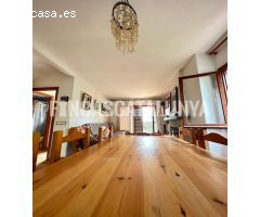 CASA ADOSADA ESQUINERA A LA VENTA EN CALAFELL