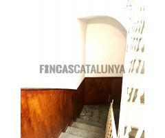 CASA ESQUINERA EN CASCO ANTIGUO CUBELLES