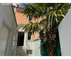 CHALET ADOSADO EN SIGLO XXI